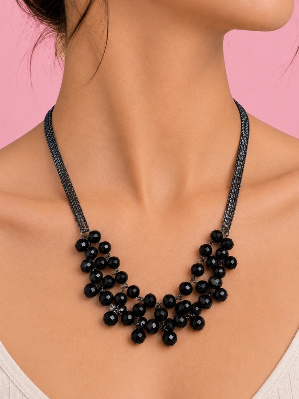 Necklace in black beads with Gummetal grey chain
